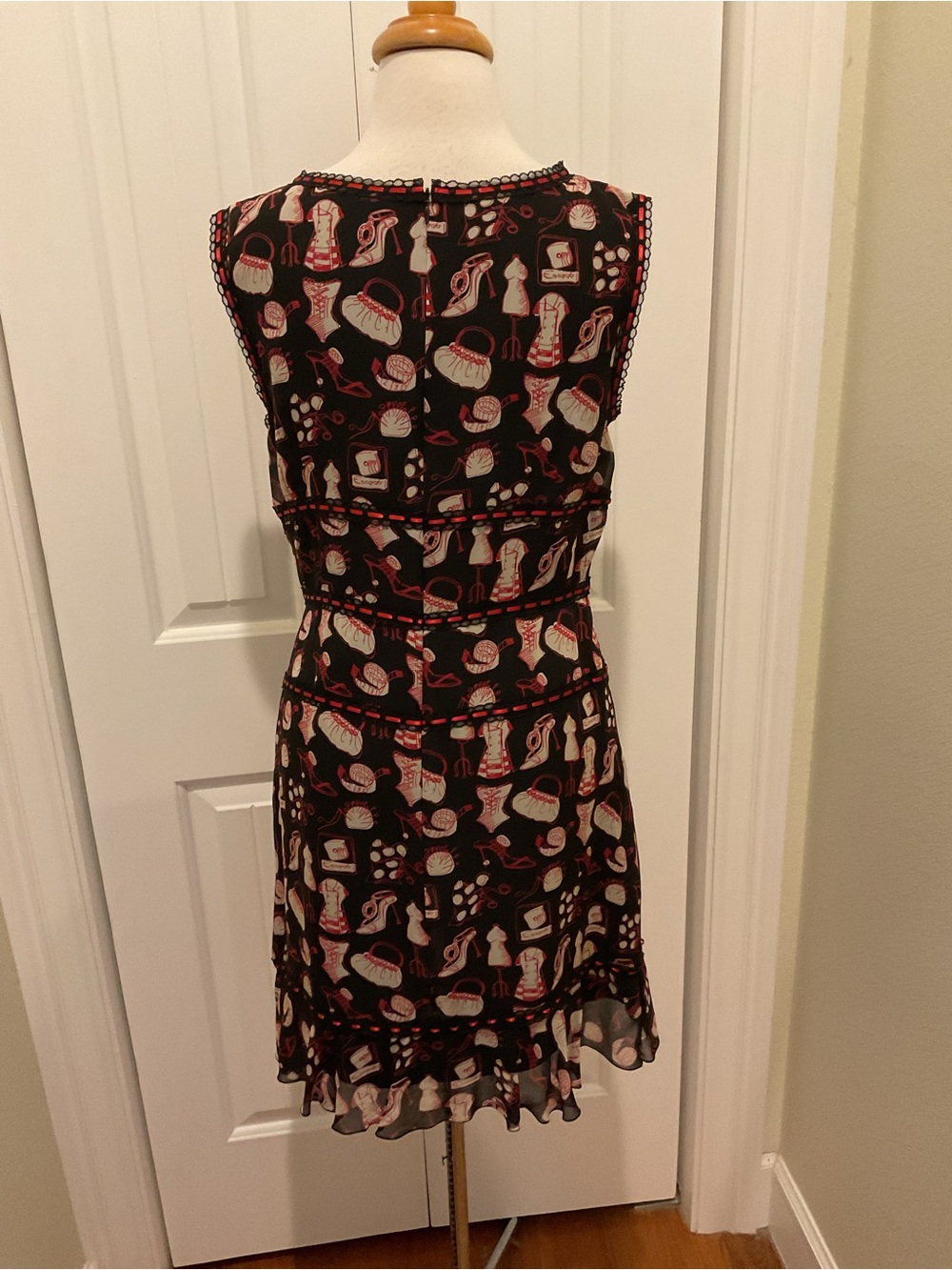 Escada Silk Dress Novelty Print EU Size 40 - Picture 5 of 8